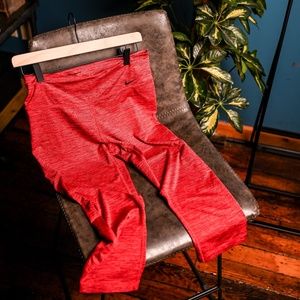 Nike Womens Dri Fit Capri Leggings, Size M, Red